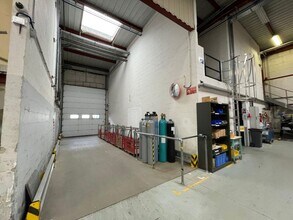 Industrial in Buc for sale Interior Photo- Image 2 of 4