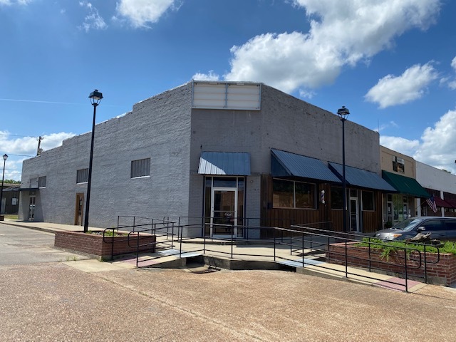 201 Main St, Broken Bow, OK for sale - Primary Photo - Image 1 of 1