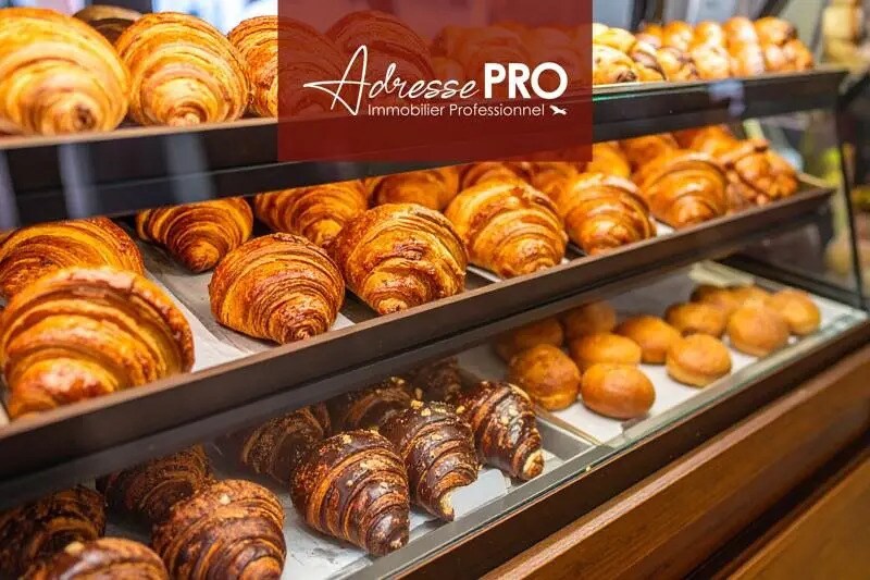 Retail in Talence for sale Building Photo- Image 1 of 3