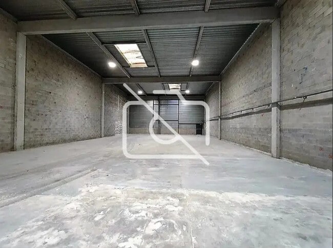 Location Entrepôt 486 m²
