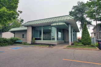 3635 Rue De La Pinède, Trois-Rivières, QC for rent Primary Photo- Image 1 of 6