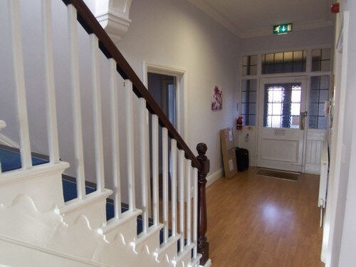 59 Barrington Rd, Altrincham to rent - Interior Photo - Image 2 of 7