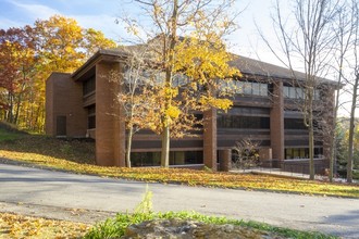 111 Ryan Ct, Pittsburgh, PA for sale Primary Photo- Image 1 of 1