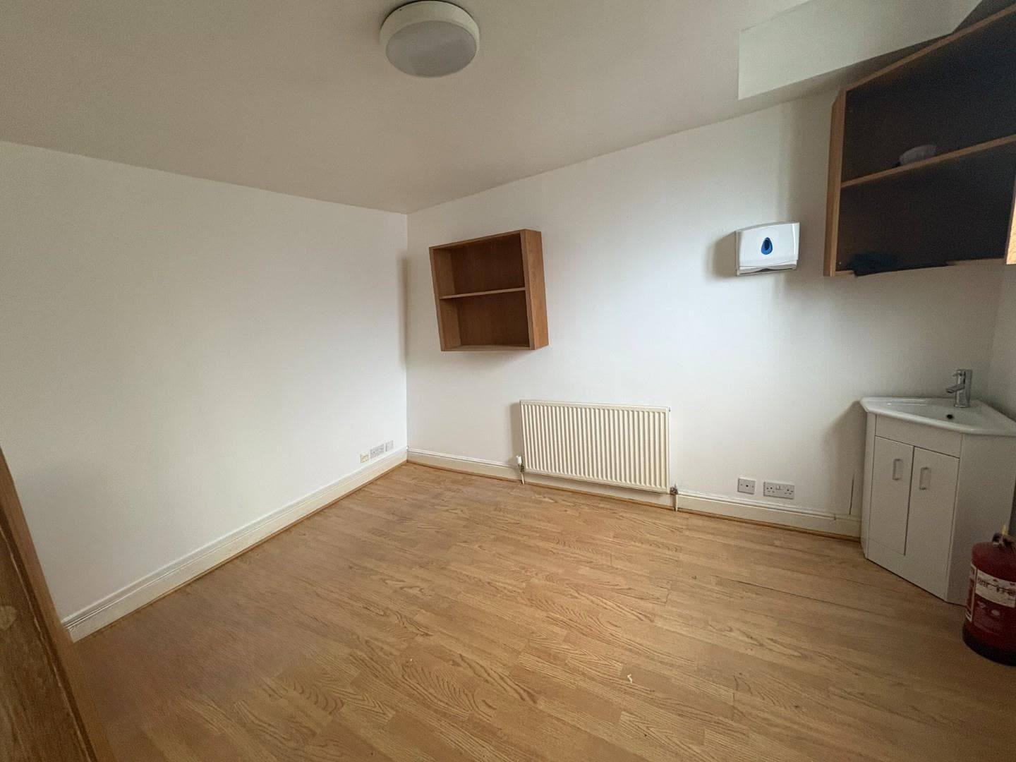 27 Haven Ln, London to rent Interior Photo- Image 1 of 5