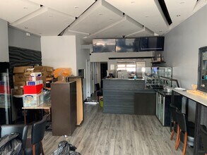 155 Manchester Road, London to rent Interior Photo- Image 2 of 2