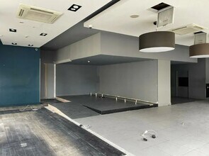 4-12 Boar Ln, Leeds to rent Interior Photo- Image 2 of 2