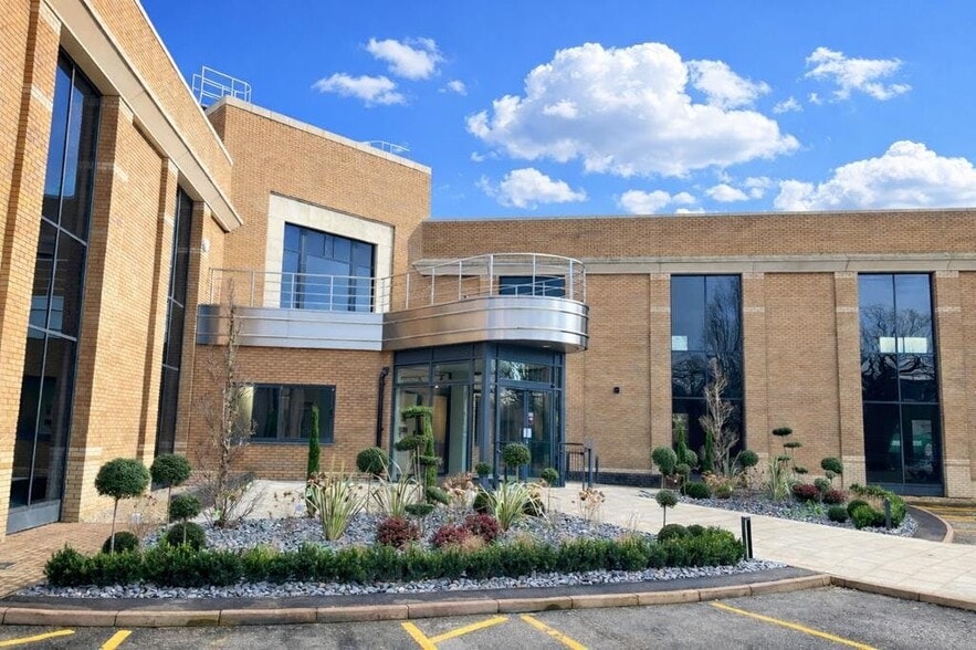 Woodlands, Bradley Stoke to rent - Building Photo - Image 3 of 41