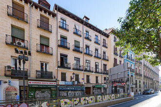 Residential in Madrid, MAD for sale Primary Photo- Image 1 of 3