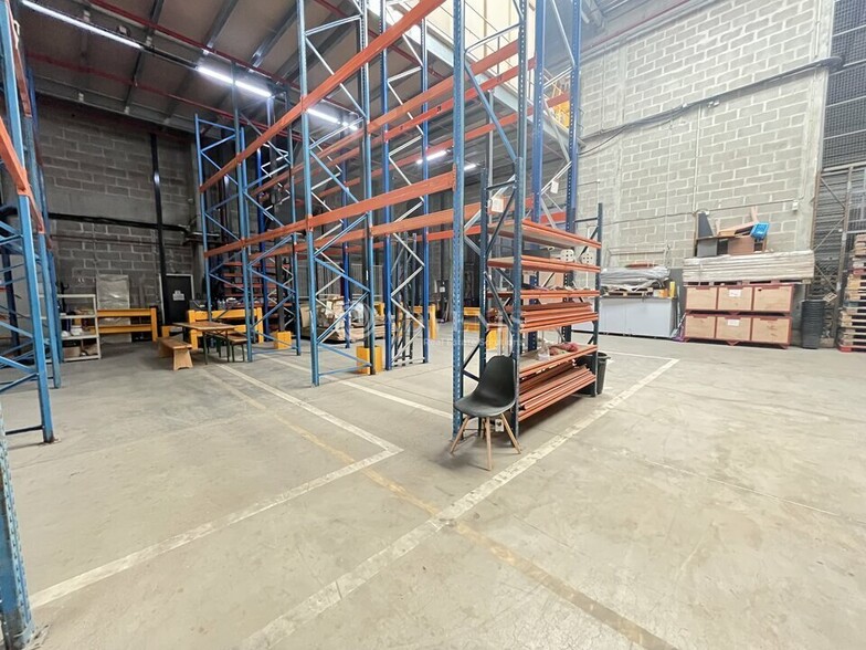 Industrial in Croissy-Beaubourg to rent - Building Photo - Image 3 of 9