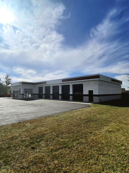 11578 Allisonville Rd, Fishers, IN for sale - Building Photo - Image 1 of 8