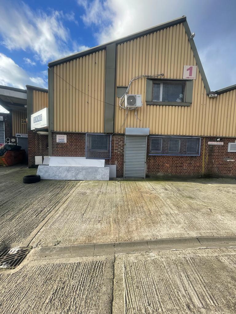 Hartington Rd, Southall to rent Building Photo- Image 1 of 16