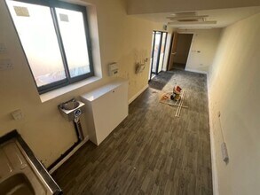 Railway Rd, Blackburn to rent Interior Photo- Image 2 of 3