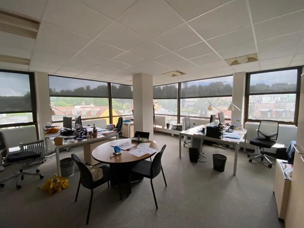 4-6 Rue D'Orleans, Saint-Cloud for sale Interior Photo- Image 1 of 4