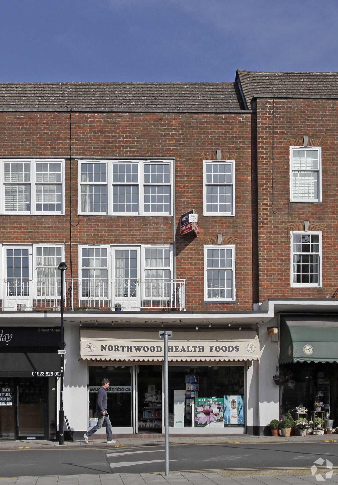 Green Ln, Northwood to rent Primary Photo- Image 1 of 6