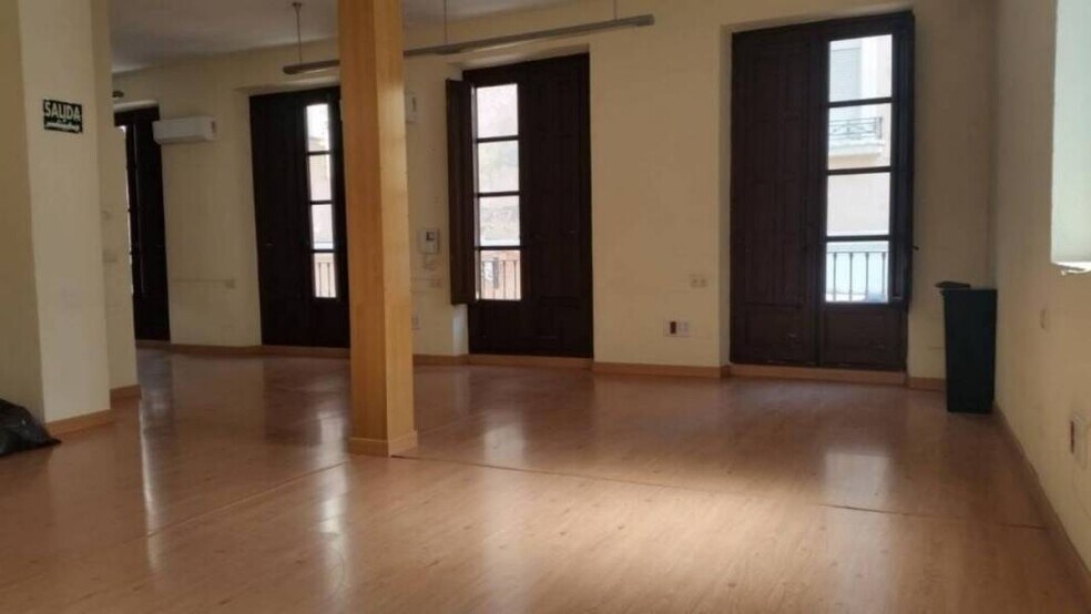 Office in Almería, Almería to rent - Primary Photo - Image 1 of 8