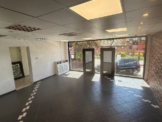 915 London Rd, High Wycombe to rent Interior Photo- Image 1 of 2