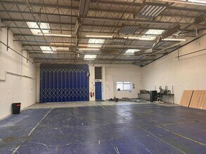 Chilton Rd, Chesham to rent Interior Photo- Image 1 of 4