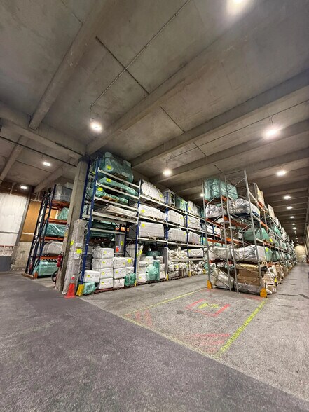 Industrial in Sarcelles for sale - Building Photo - Image 2 of 5