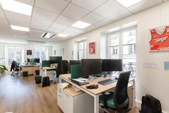 Co-working Space in Paris to rent Interior Photo- Image 1 of 12