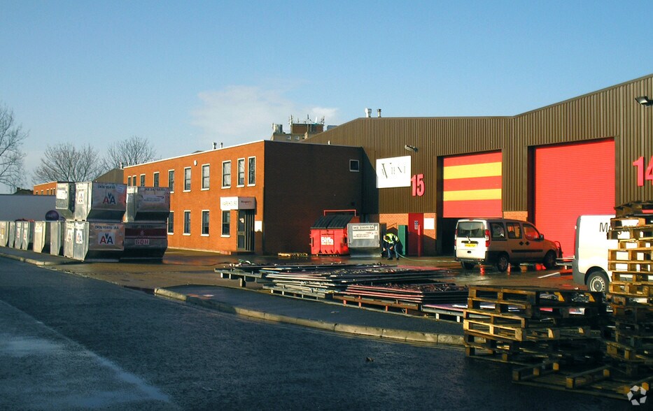 Staines Rd, Hounslow for sale - Primary Photo - Image 1 of 1