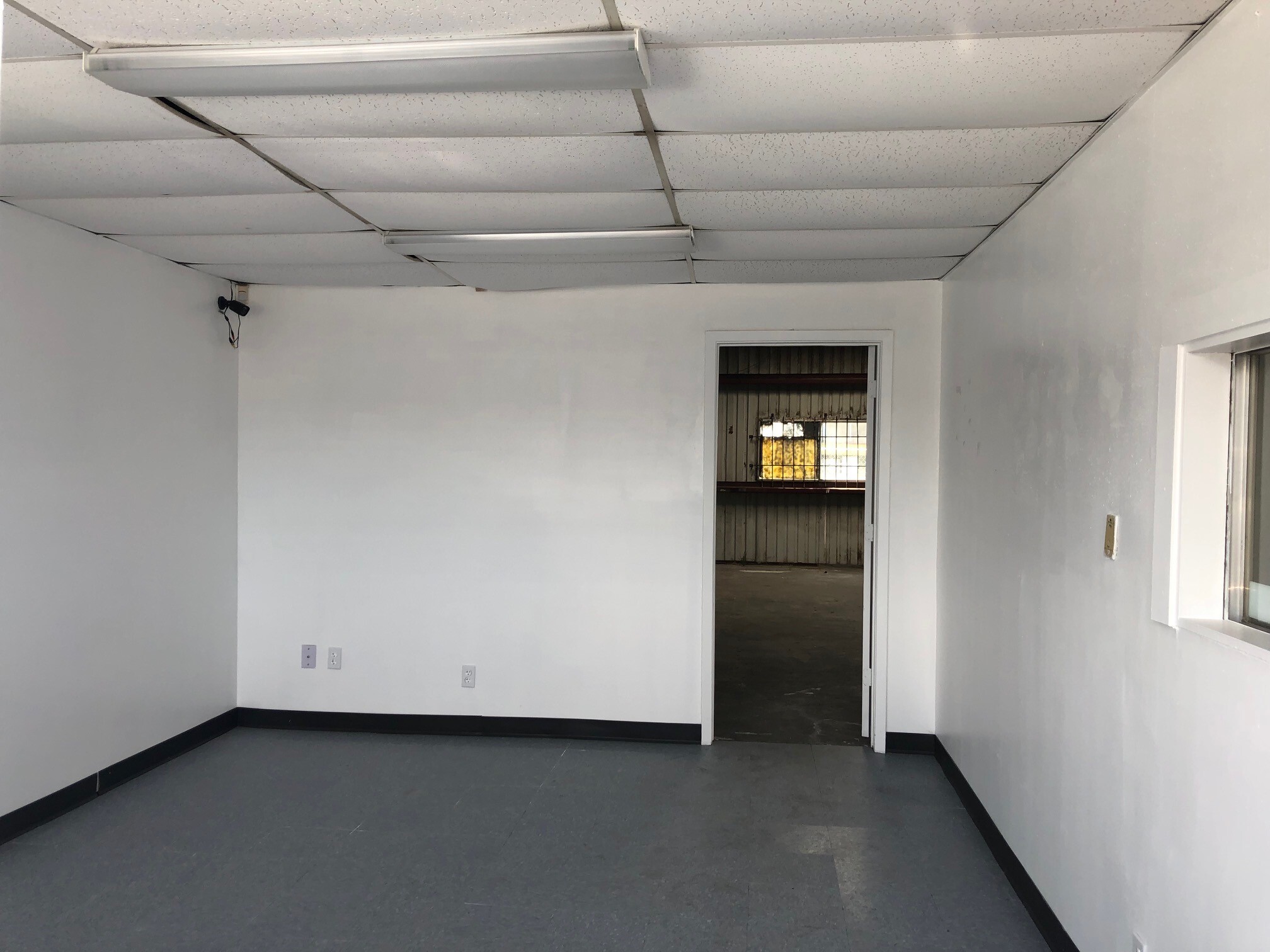 9801-9811 Harwin Dr, Houston, TX to rent Interior Photo- Image 1 of 4