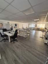 Walker Ave, Milton Keynes to rent Interior Photo- Image 2 of 10