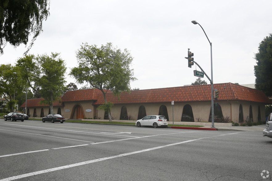 5000 Overland Ave, Culver City, CA for rent - Building Photo - Image 2 of 9