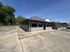 824 S Broadway St, Poteau, OK for rent Building Photo- Image 2 of 20