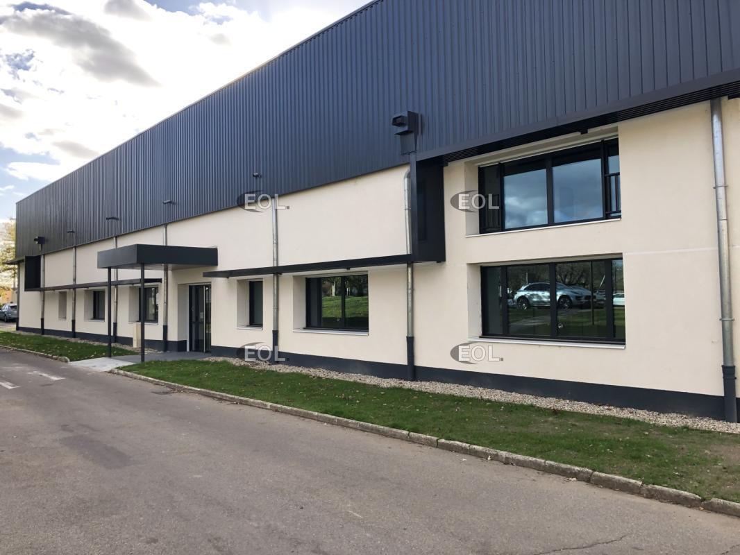 Office in Vénissieux to rent Building Photo- Image 1 of 10