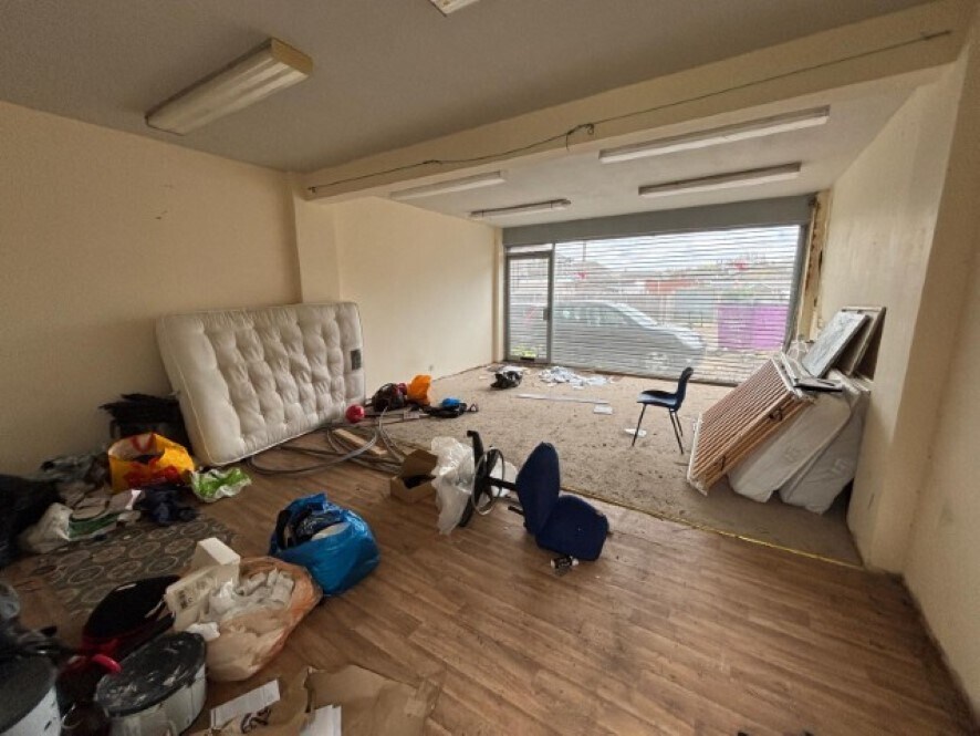 2-8 Rayleigh Rd, Stanford Le Hope, ESS SS17 0NE - Unit 8 -  - Interior Photo - Image 1 of 3