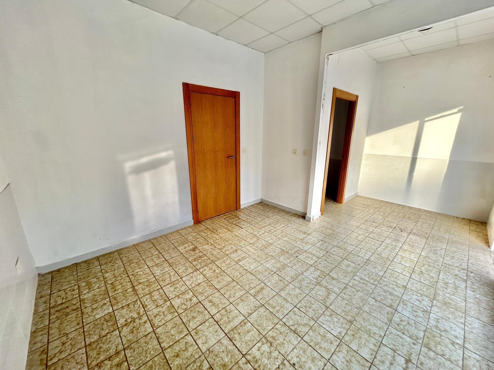 Retail in Aspe, Alicante to rent Interior Photo- Image 1 of 6
