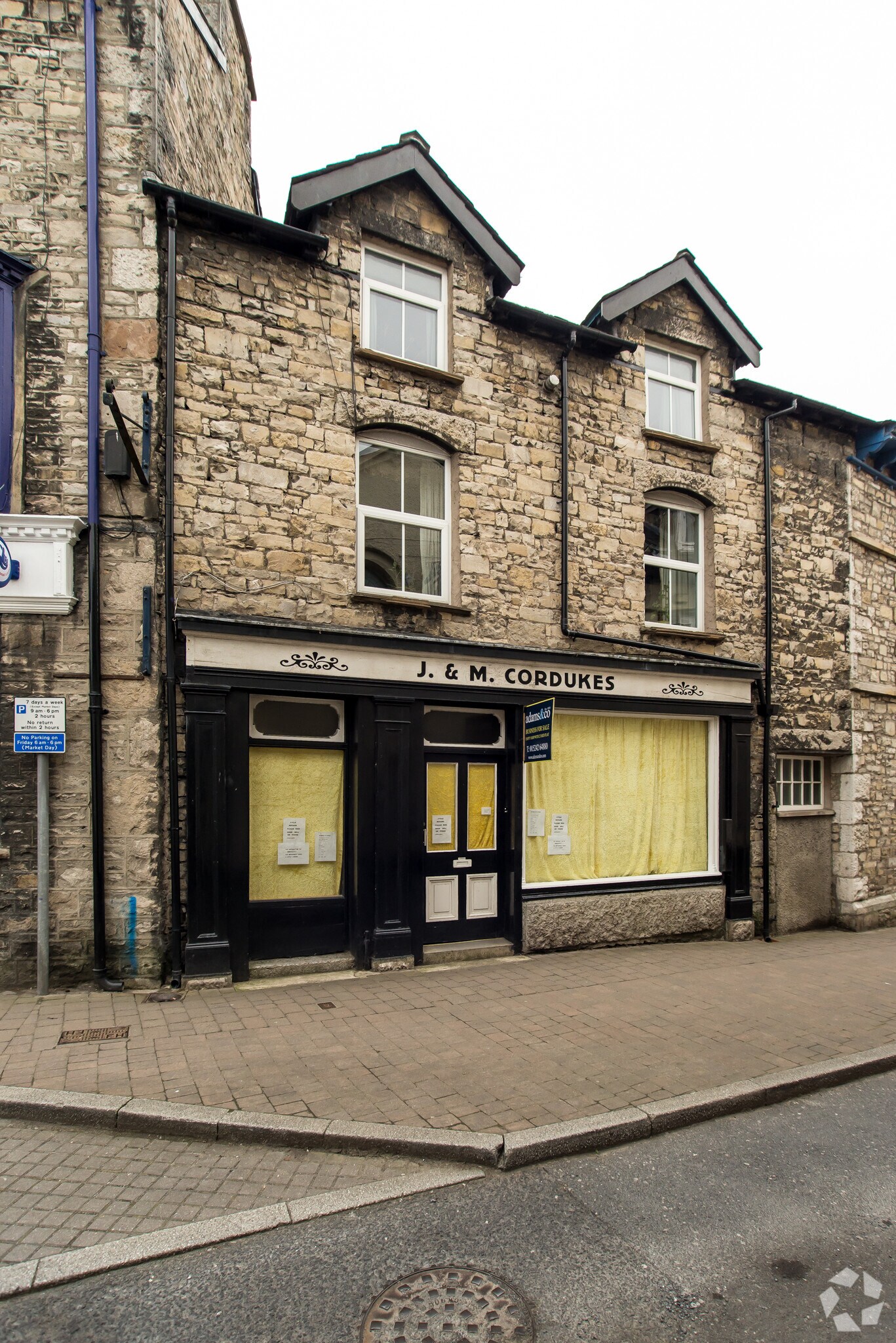 2 The Square, Milnthorpe for sale Primary Photo- Image 1 of 1