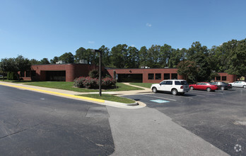 5910-5948 Six Forks Rd, Raleigh, NC for rent Building Photo- Image 1 of 6