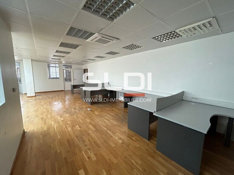 Avenue Carnot, Neuville-sur-Saône to rent - Interior Photo - Image 3 of 10