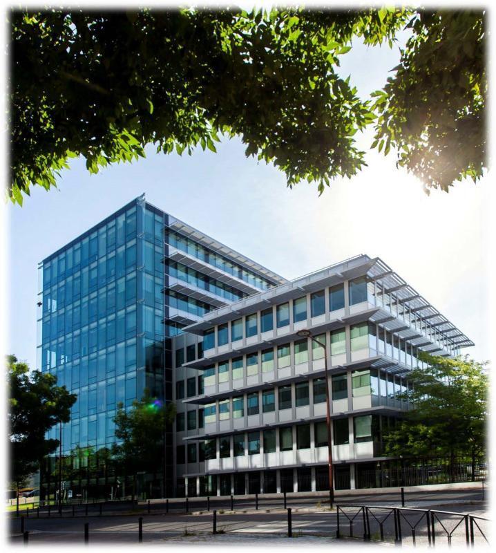 8 Avenue De Lunca, Montigny-le-Bretonneux to rent Building Photo- Image 1 of 6