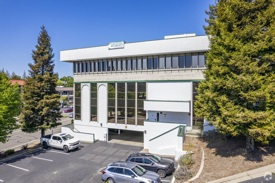 1901 Olympic Blvd, Walnut Creek, CA for rent - Building Photo - Image 3 of 5