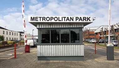 419-420 Bridport Rd, Greenford to rent Building Photo- Image 2 of 4