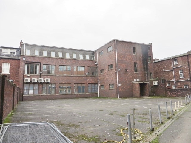 24-26 Portland Sq, Carlisle to rent - Building Photo - Image 3 of 7