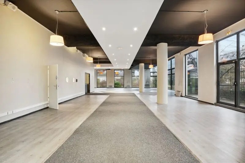 Office in Paris for sale Lobby- Image 1 of 14