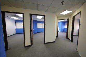 9800 N Lamar Blvd, Austin, TX to rent Building Photo- Image 2 of 8