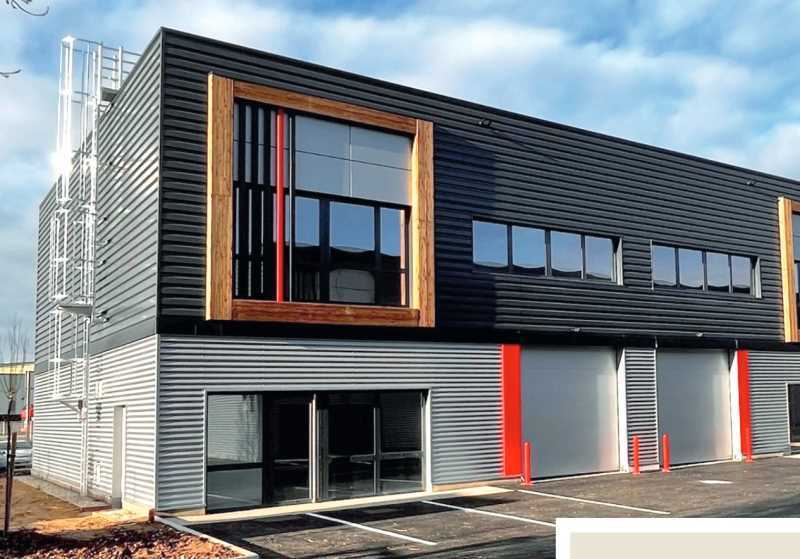 Industrial in Saint-Quentin-Fallavier to rent Building Photo- Image 1 of 8
