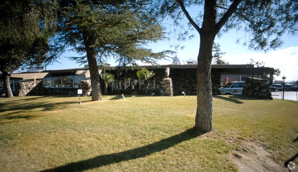 14173 Green Tree Blvd, Victorville 92395 Green Tree Inn