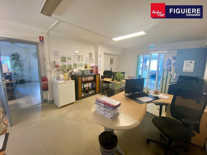 Office in Salon De Provence for sale - Interior Photo - Image 2 of 14