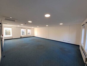 14 The Green, Newport Pagnell to rent Interior Photo- Image 2 of 6