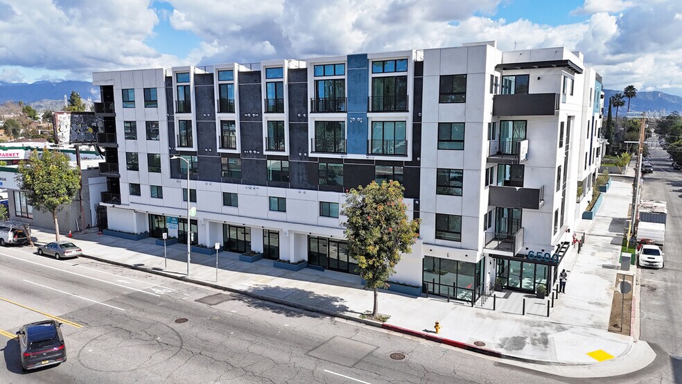 6500 Lankershim Blvd, North Hollywood, CA for rent - Building Photo - Image 1 of 9