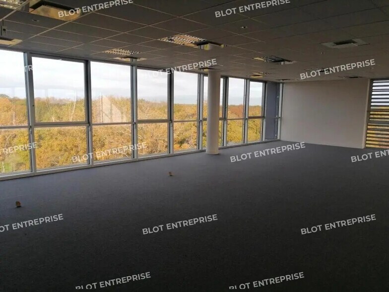 17 Rue Christian Pauc, Nantes to rent - Interior Photo - Image 3 of 3