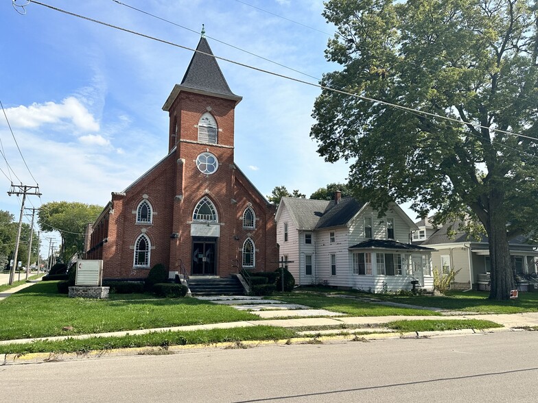 205 E 10th St, Sterling, IL for sale - Primary Photo - Image 1 of 5