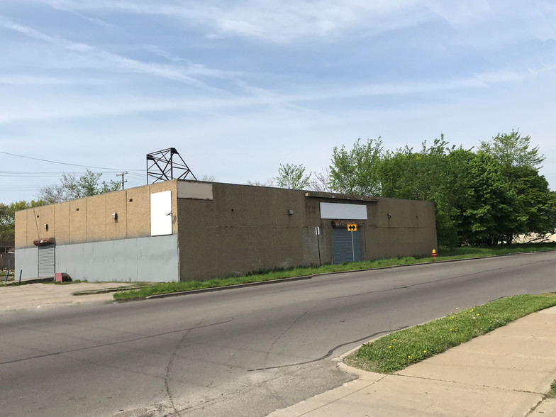 14074 E Seven Mile Rd, Detroit, MI for sale - Primary Photo - Image 1 of 1