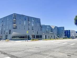 11776 Santa Monica Blvd, Los Angeles, CA for rent Building Photo- Image 2 of 3