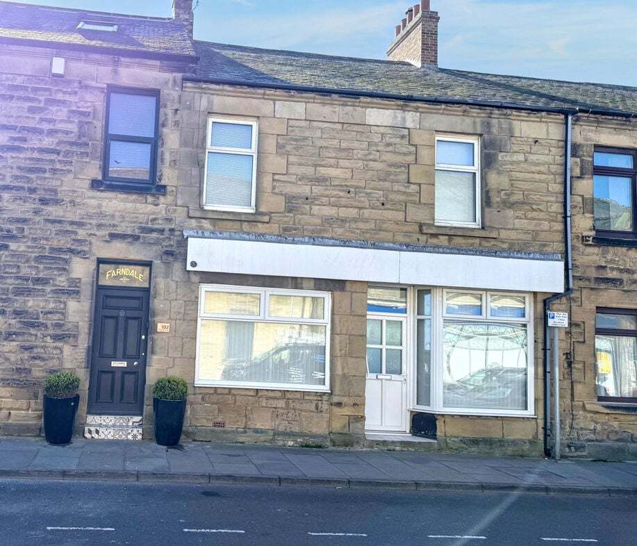 100 Queen St, Amble, Morpeth for sale Building Photo- Image 1 of 14